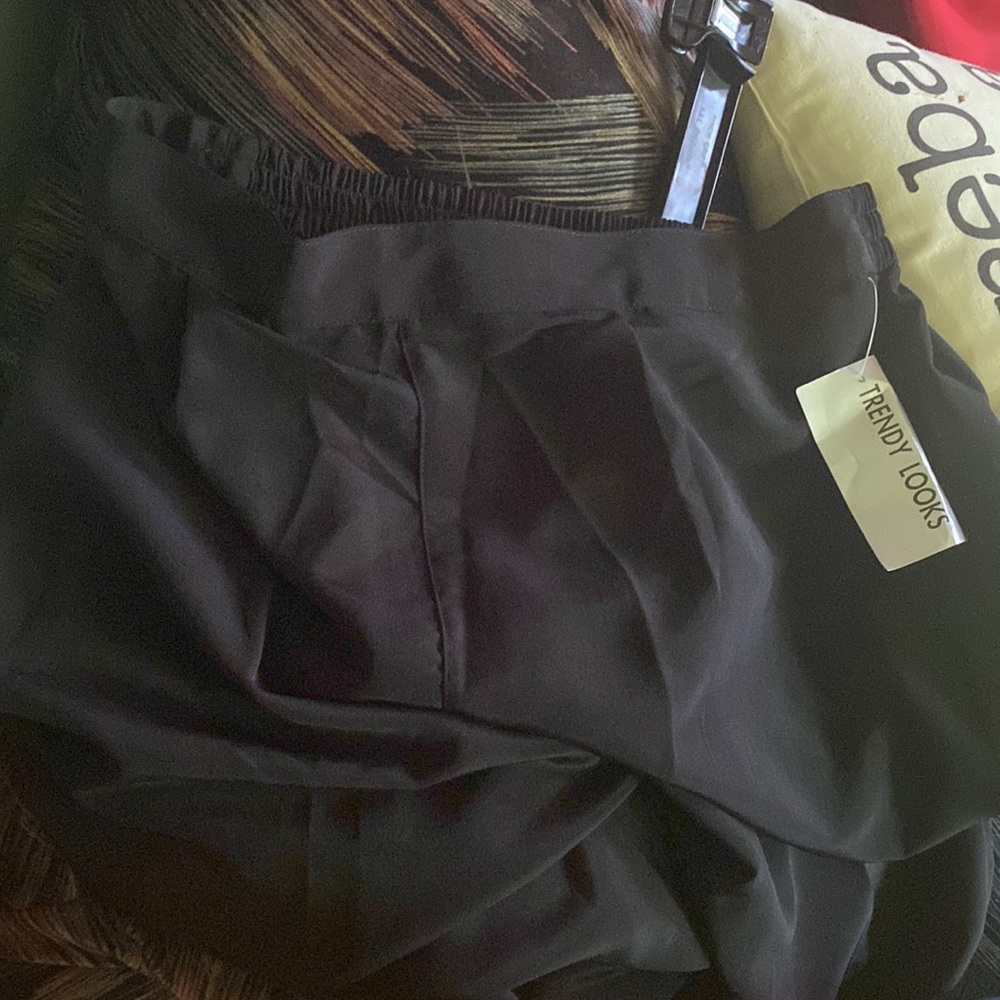 🆕Trendy Looks Black Pants - Picture 4 of 4
